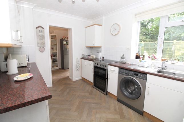 14, Norman Court, Little Heath, Potters Bar photo 4