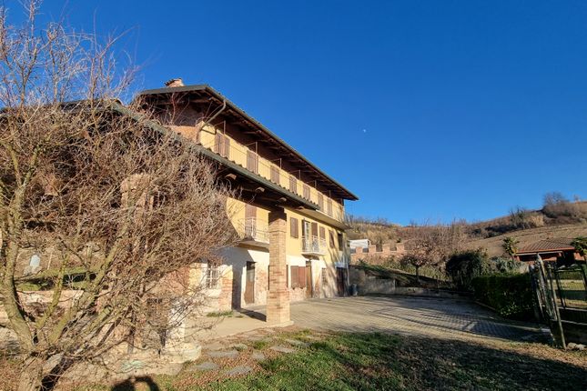 Country house for sale in San Matteo, Via Buarina, Cisterna D'asti, Piedmont, Italy