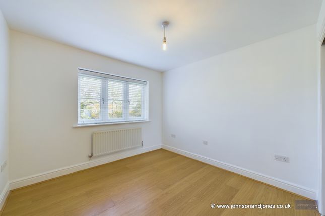 Flat to rent in Eastworth Road, Chertsey