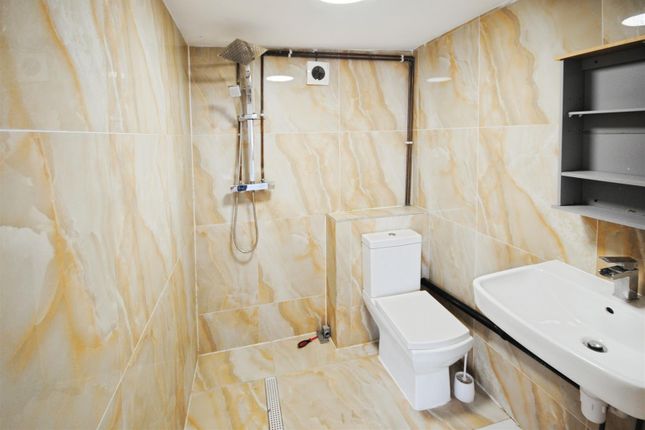 Room 2, 97 Longspring, Watford photo 4