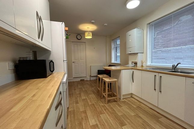 5-bed terraced on 25, Priory Road, Exeter, £845/mo