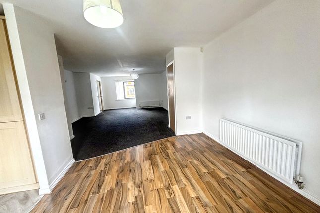 27, Hursley Walk, Newcastle upon Tyne photo 3