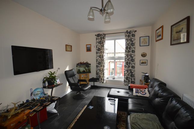 Room 1, 103 Pendarves Street, Camborne photo 5
