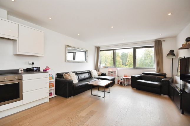 66, Regent House, Hubert Road, BRENTWOOD photo 2