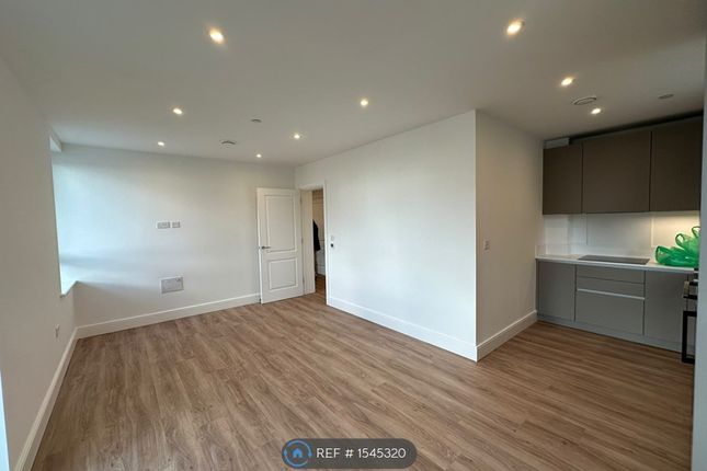Flat, Mill House Rose Square, Twickenham photo 2