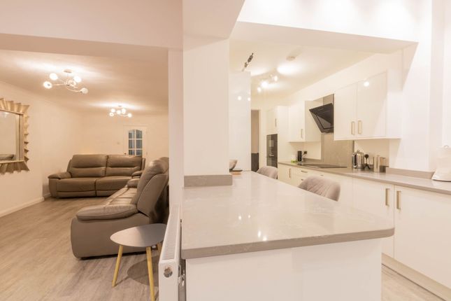4 Beacon Way, Colchester photo 2