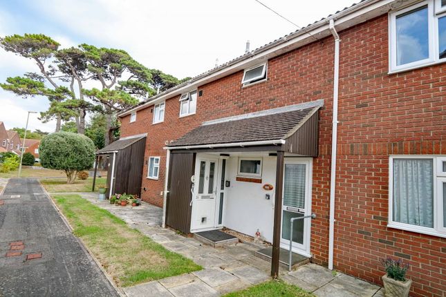 Thumbnail Flat for sale in Goldring Close, Hayling Island