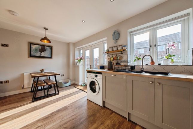 26, Poppyfield Close, Lincoln photo 3