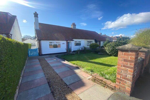 Thumbnail Bungalow to rent in Brooklands Road, Neston