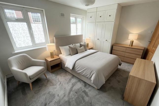 1 Milldene, Daws Lane, Mill Hill, NW7, Mill Hill photo 4