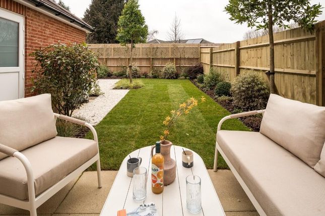 Spring Hill, Spring Hill, Berkshire, Manor Lane, Maidenhead photo 2