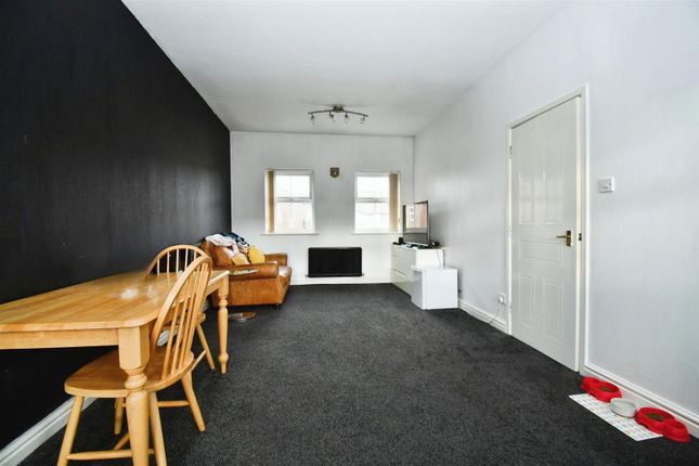 Flat for sale in Plimsoll Way, Hull