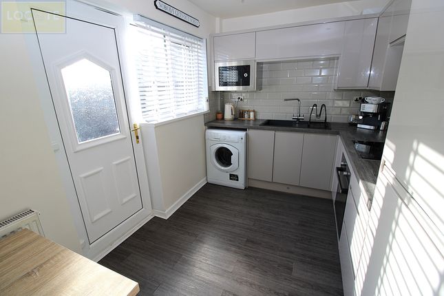 2 Bradwell Walk, Flixton photo 4