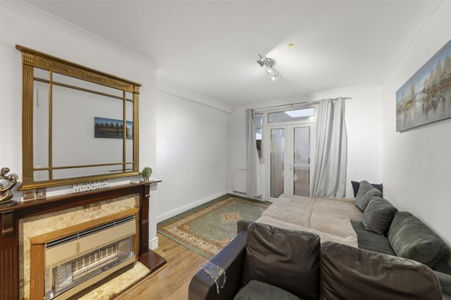 102, Tudor Road, Hayes photo 4