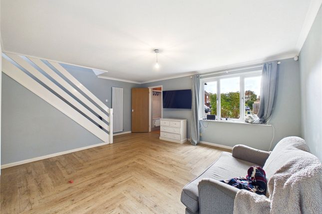 27, Raphael Drive, Essex photo 4
