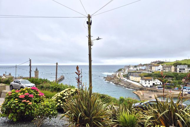 4 Coastguard Cottages, Peverell Terrace, Porthleven photo 2