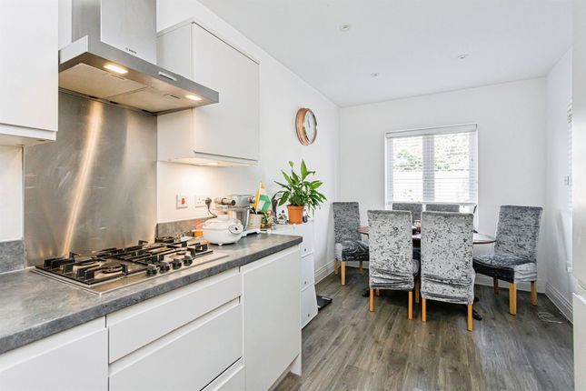27, Edwin Street, Burgess Hill photo 2