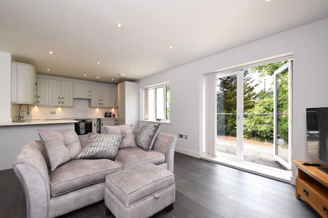 4 Merrywood Court, Bickley Park Road, Kent photo 4