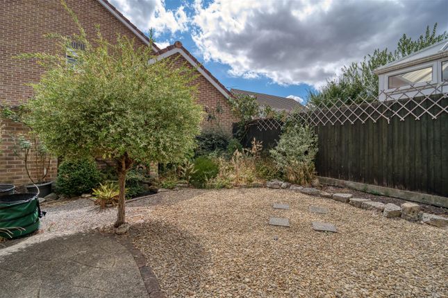1, Ivy Close, Gillingham photo 3
