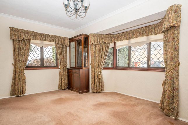 55, Cotswold Gardens, Brentwood photo 4