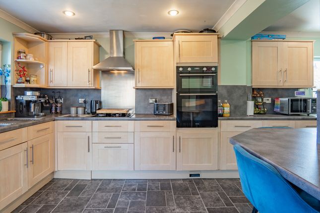 12, Blackshaw Court, Lhanbryde photo 2