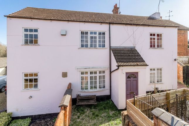 2-bed flat on 5 & 5A, London Road, Wellingborough, £100,000