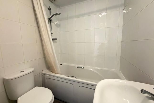 Flat 3, 29, North Marine Road, Scarborough photo 4