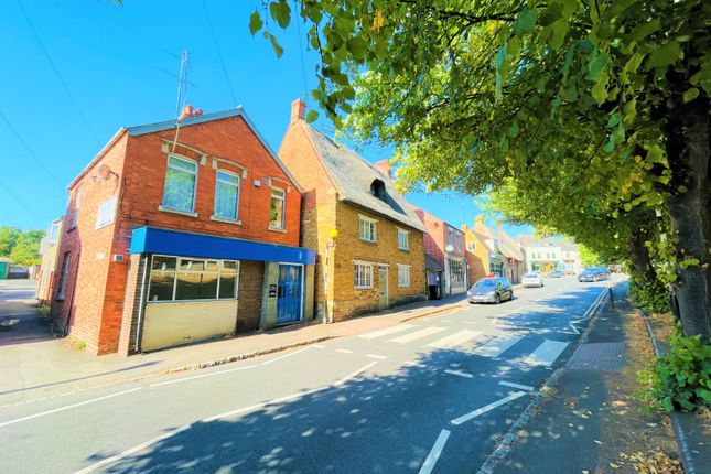 Thumbnail Flat to rent in The Square, Earls Barton, Northampton