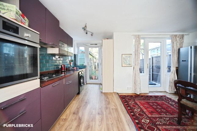 Heywood Drive, Luton photo 3