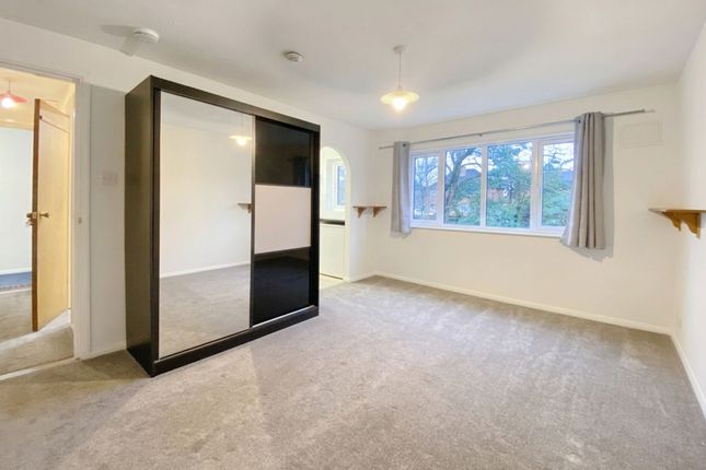 58 Verona Close, Uxbridge photo 3