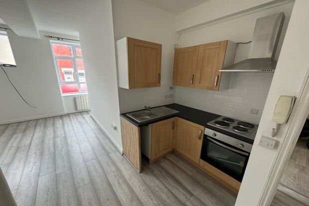 Studio to rent in 48 Mount Road, Leicester