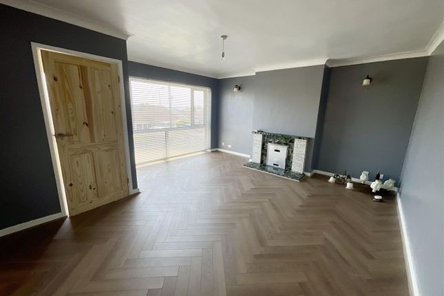 75, Oaklands, Llanelli photo 2