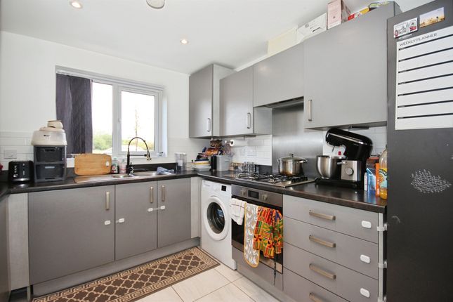 31, Hindhead Drive, Coventry photo 4