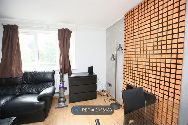 Flat to rent in Paynes Lane, Coventry
