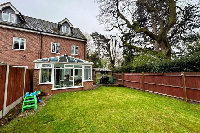 End terrace house for sale in Selwyn Road, Burntwood