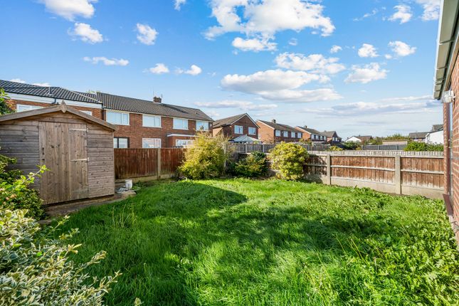 16 Swaledale Avenue, Prescot photo 4