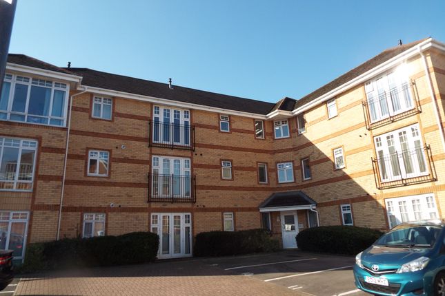 1-bed flat on 4, Eastleigh, £800/mo