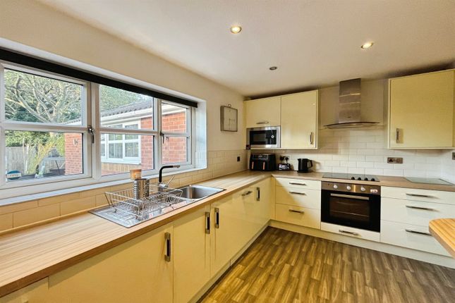 8, Greenbriar Close, Blackpool photo 5