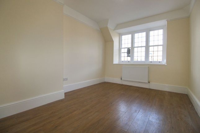 Thumbnail Flat to rent in Green Lane, Northwood