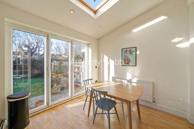 Terraced house for sale in Hoppers Road, Winchmore Hill
