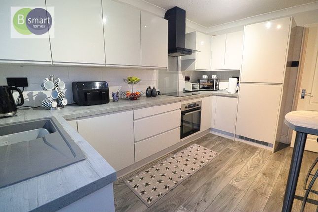 18, Wentworth Drive, Rotherham photo 2