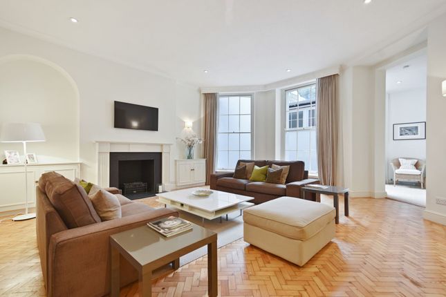 Thumbnail Flat to rent in Harley Street, Marylebone Village, London W1G.