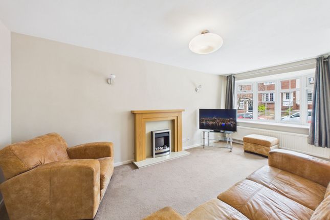 10 Ladybank Rise, Nottingham photo 2