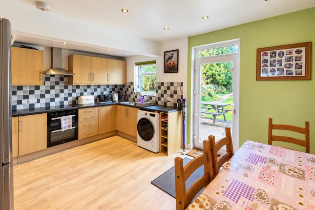 20, Whitley Road, Keighley photo 3
