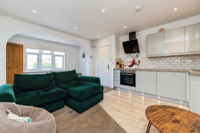 Flat 1, 80, Stotfold Road, ARLESEY photo 2