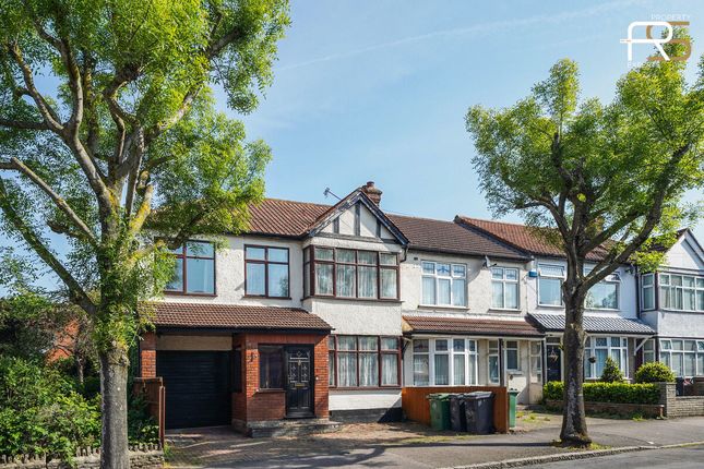 End terrace house for sale in Albert Avenue, Chingford