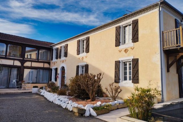 Farmhouse for sale in Mielan, Midi-Pyrenees, 32170, France