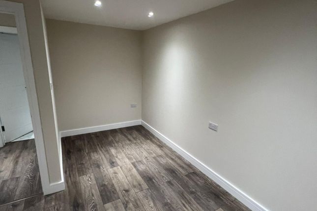 Harvil Road, Uxbridge photo 4