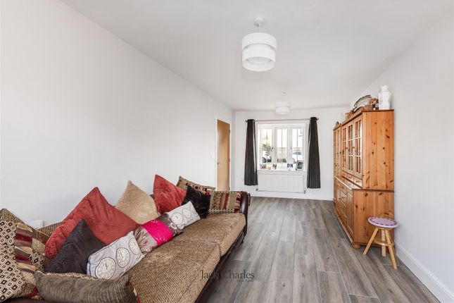 5, Fairfield Close, Tonbridge photo 3
