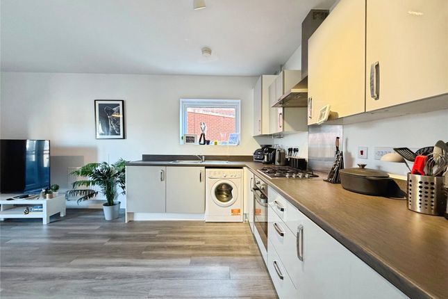 25, Edrich Grange, Berkshire photo 4